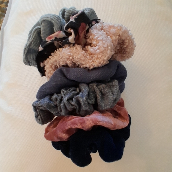 Free w/ Bundle: Assorted Scrunchies - Picture 3 of 11
